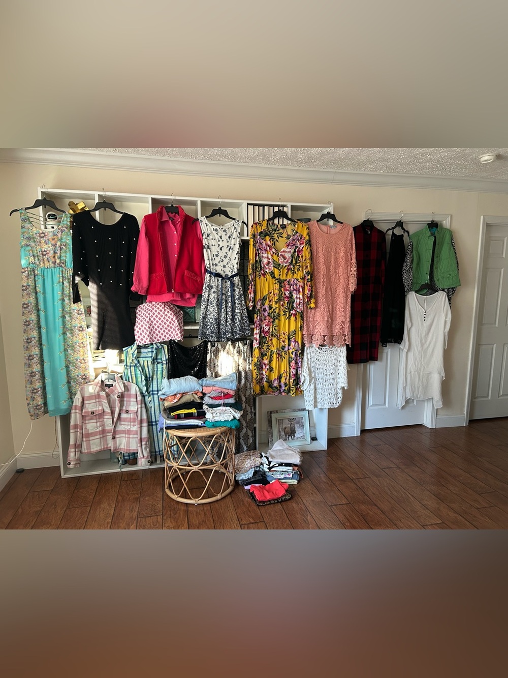 HUGE WOMEN'S CLOTHING BUNDLE Lot 60 items